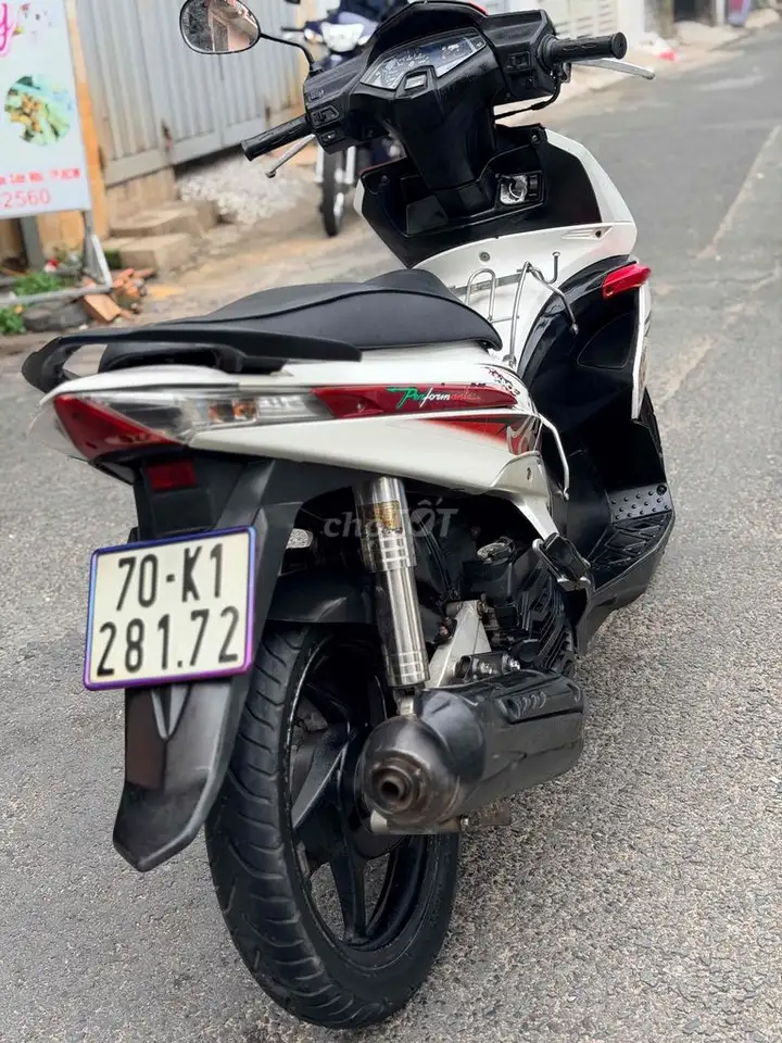 Honda Airblade Белый красно-черный Вьетнам up Тай
