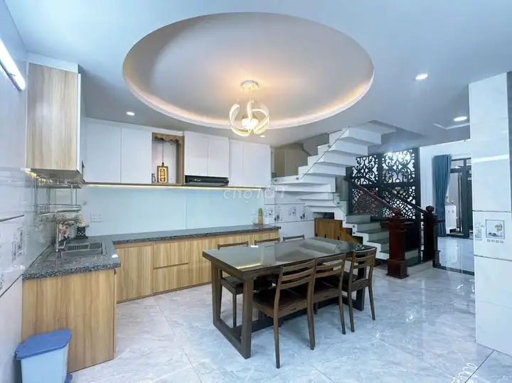 Сдается комната 35 м² с балконом в Куанг Чунг, Го Вап