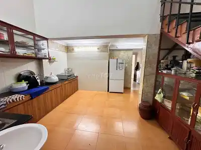 Дом 2 этажа на улице Ми Да Донг, рядом с рынком Бак Ми Ан, 3 спальни
