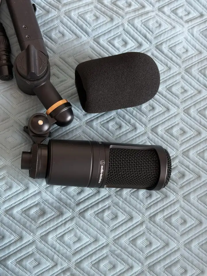 Микрофон Audio-Technica AT2020 + тяжёлый пантограф