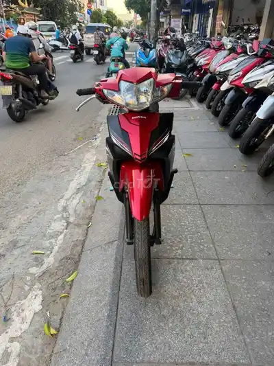 Honda Blade 2022 черно-красный