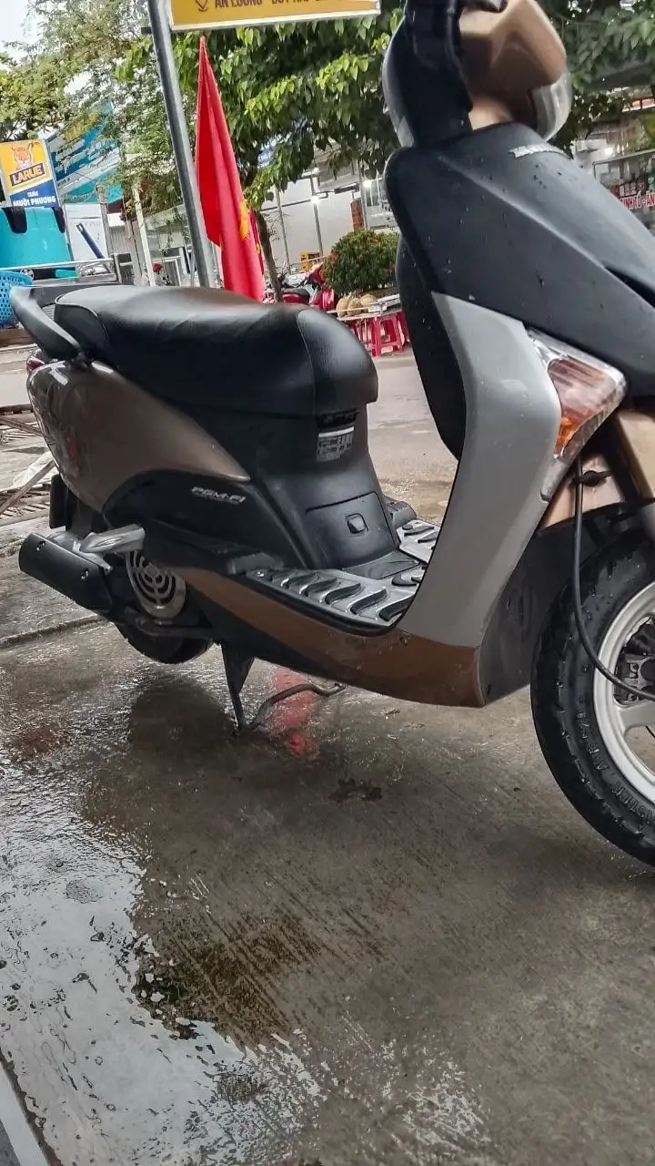 Скутер Honda Lead, холодильники, коптильня, аэрогриль и другое