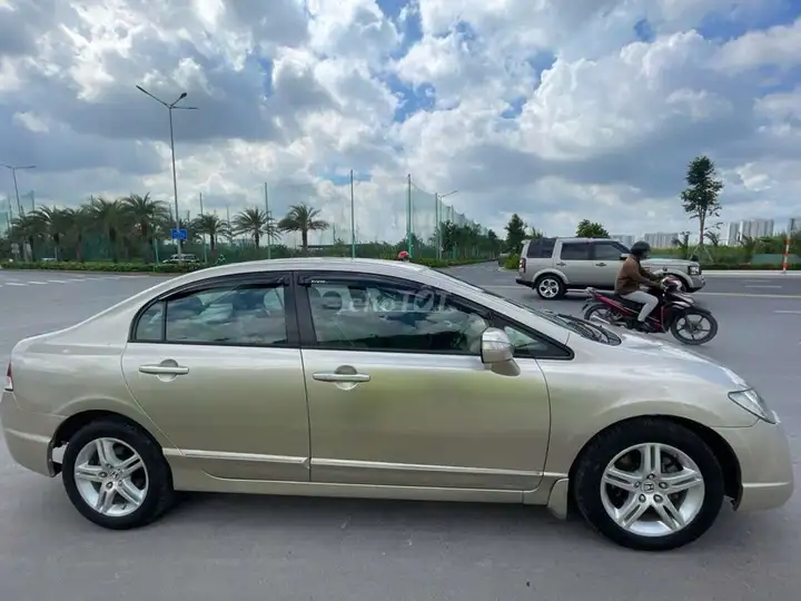 Honda Civic 2008, серый, 283 000 км