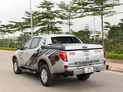 Mitsubishi Triton 2009 дизель механика серебристый