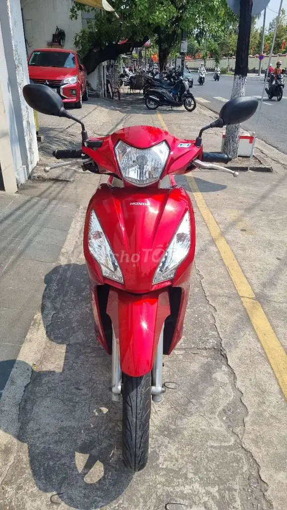 Honda Vision 2016, красный