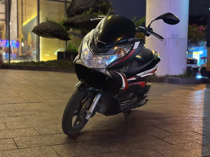 Honda PCX 2011, 125 куб.