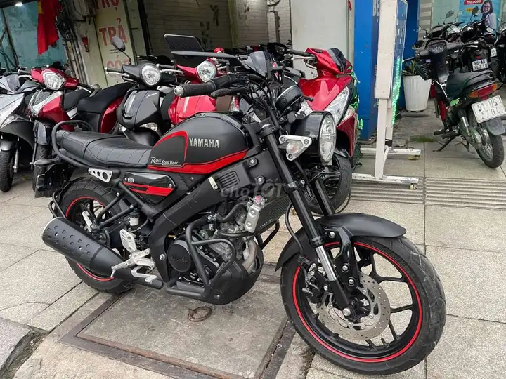 Yamaha XSR 155 черно-красный б/у