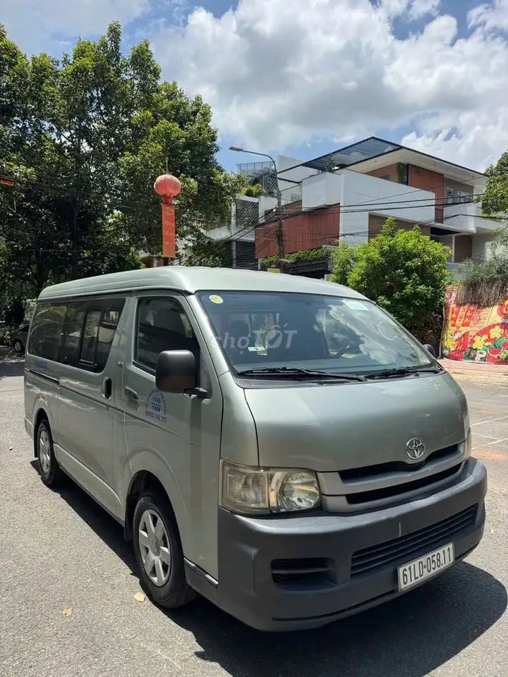 Toyota Hiace 2009 дизель серый 16 мест
