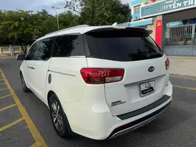 Kia Sedona 2017 2.2L DATH 156 000 км, белый