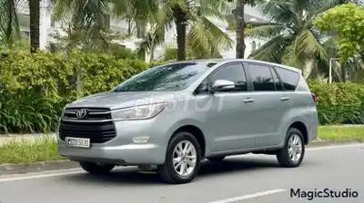 Toyota Innova 2.0E 2016 - 325 млн