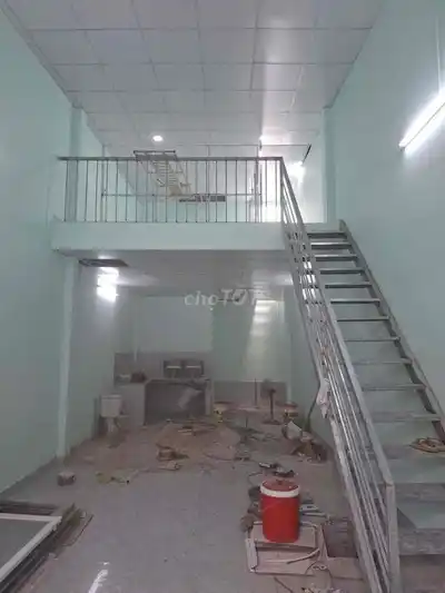 Недорогой дом в аренду, пл. 4*14 с антресолью, Lien Khu 5-6, Бинь Тан