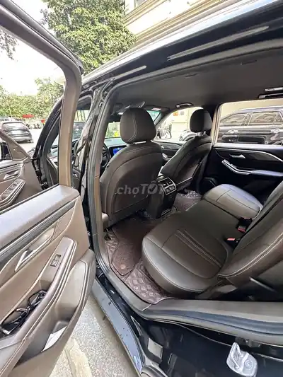 VinFast Lux SA2.0 2021 Plus