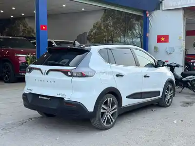 VinFast VF e34 2022, белый, 6,8 карат