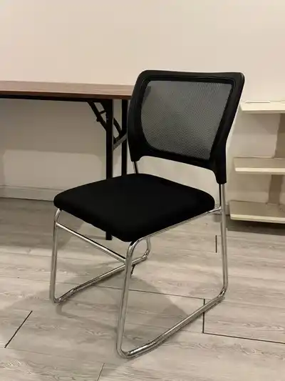 Стул и складной стол