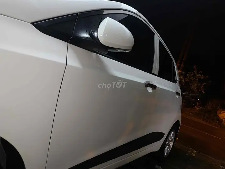 Hyundai i10 2017 белый автомат 80 тыс. км