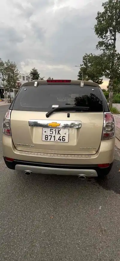 7-местный автомобиль Chevrolet Captiva 2009 с золотым песком