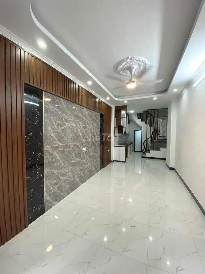 Nhà mới Thạch Bàn 31m 5 tầng 3PN gần Aeon, ô tô đỗ ngày đêm