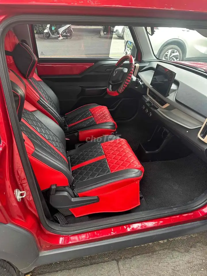 Электромобиль VinFast VF3, красный, 32 000 км