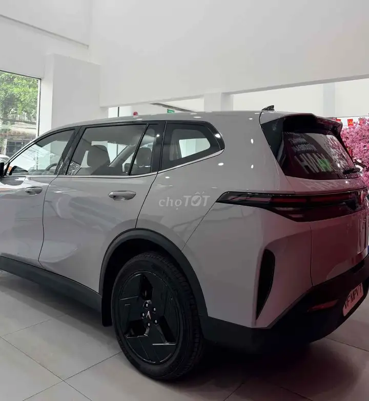 🔥VinFast MPV 7, первый взнос — и машина ваша