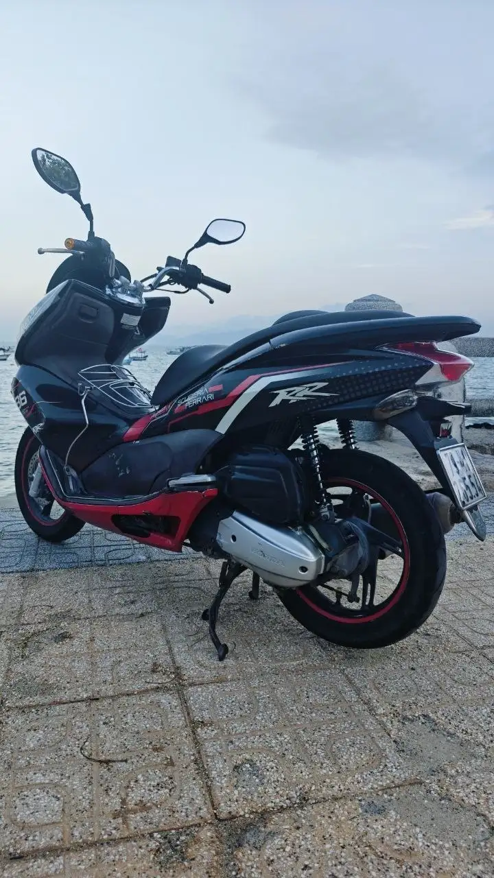 Honda PCX 125, 2014, 2 поколение