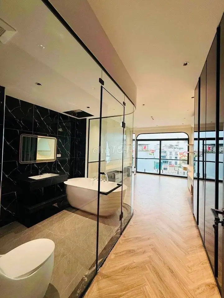 Nhà Bát Khối, Long Biên, 52m², 7 tầng view hồ