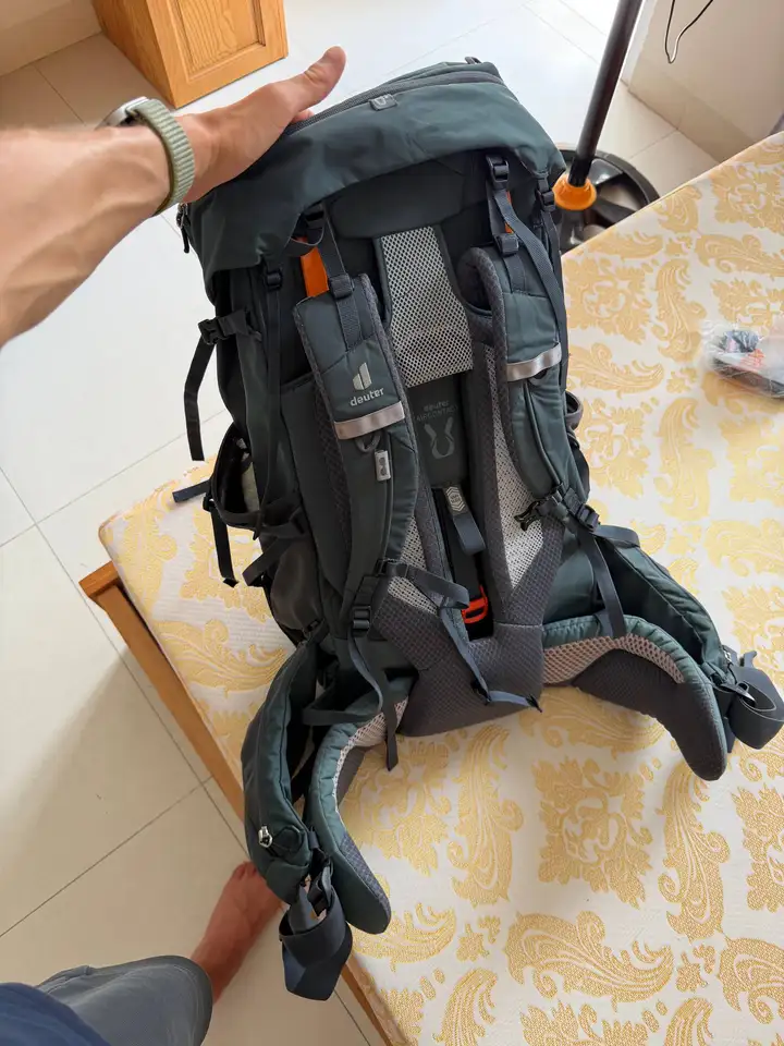 Треккинговый рюкзак Deuter Aircontact Core 60+10