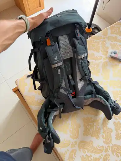 Треккинговый рюкзак Deuter Aircontact Core 60+10