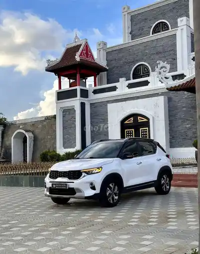 Kia Sonet 1.5AT Luxury - 2023