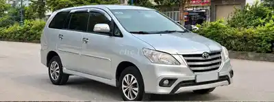 Toyota Innova 2.0G 2015 Автомат Серебристый 100.000 км