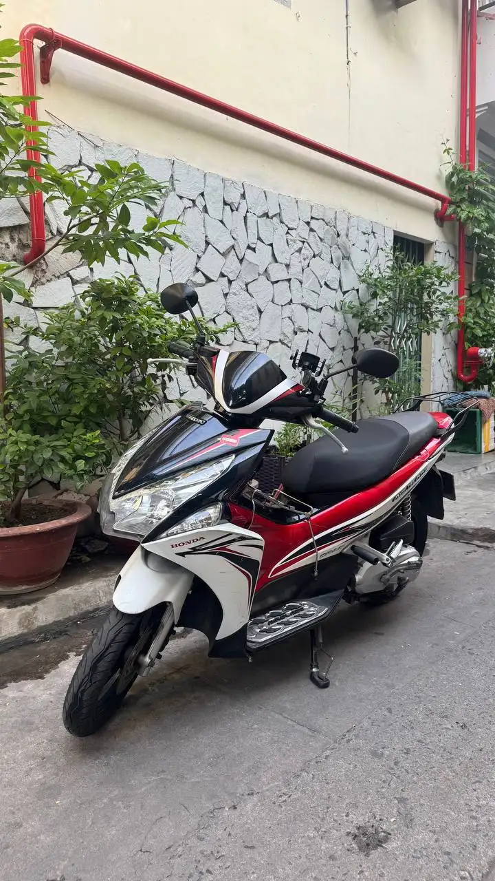 Honda Air Blade 110 FI (Premium Sport Edition)