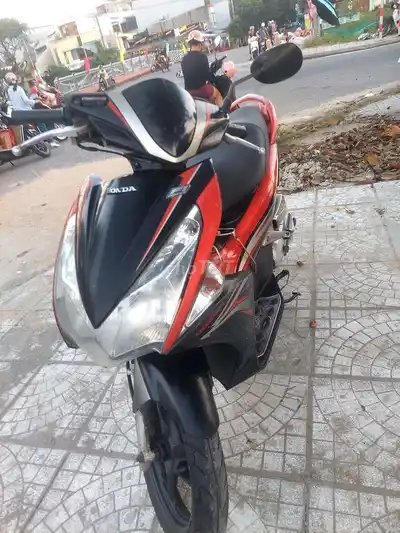 Honda Air Blade, черно-красный, сборка Вьетнам