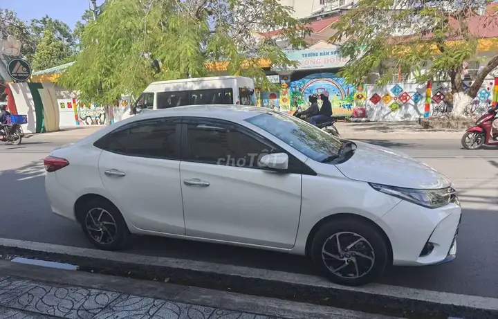 Toyota Vios G 2022 белый 90км