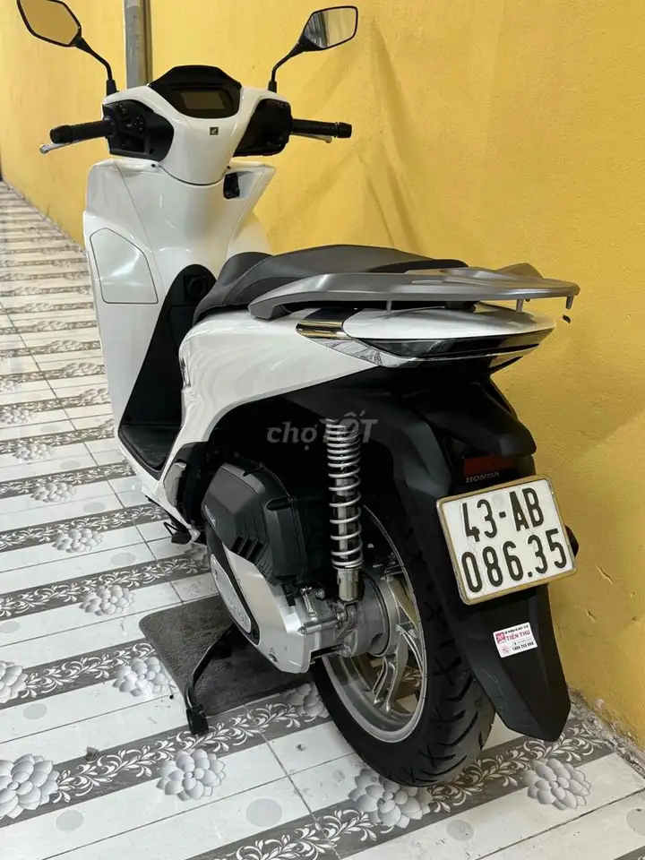 Honda SH 125 2026 бело-черный суперновый 43AB-086.35