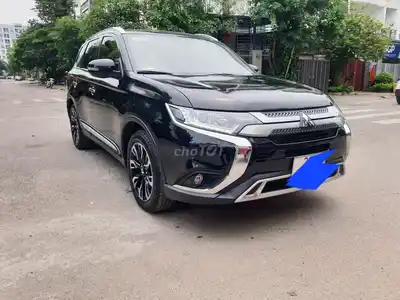 Mitsubishi Outlander 2.0 2022 Черный 20 тыс. км