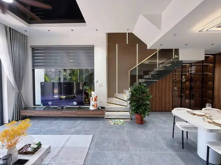 Дом 3 этажа 3 спальни 4 санузла 85 м²