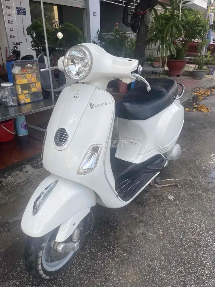 Piaggio Vespa 2011 Белый