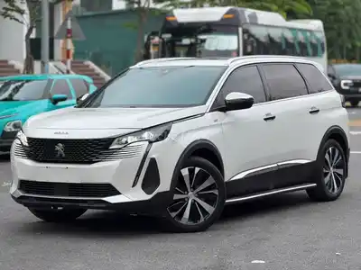 Peugeot 5008 GT 2022 Максимальная комплектация Белый 60000 км