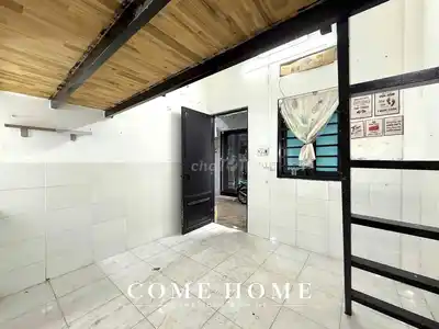 Помещение на первом этаже, супер просторное, у Trường Chinh, Tân Bình, чуть больше 3 млн