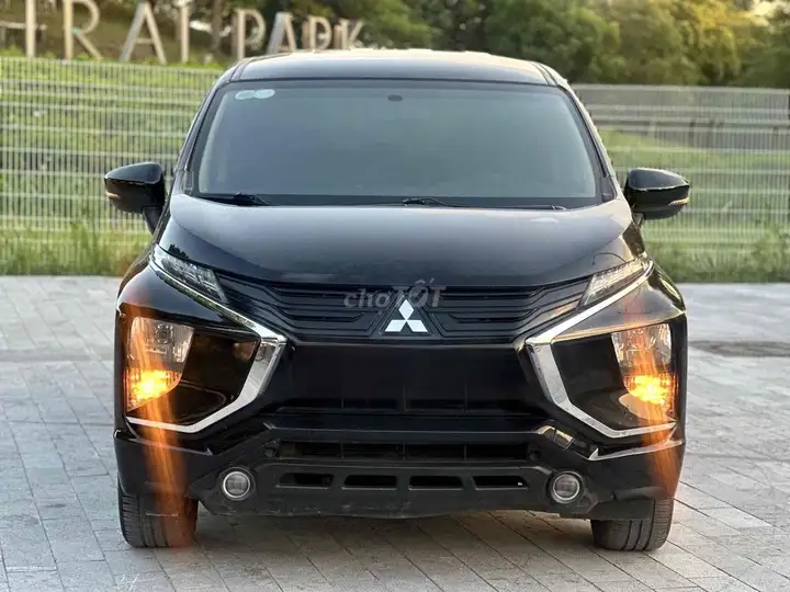 Mitsubishi Xpander 1.5 MT 2020 Черный 7 мест