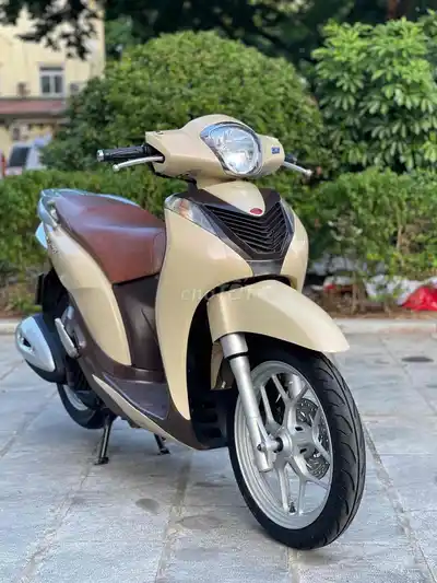 Honda SH Mode 2014 бежево-золотистого цвета
