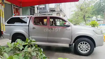 Toyota Hilux E МКПП 2WD 2015, отличное состояние