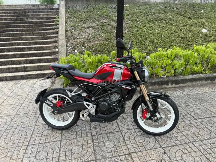 Honda CB150R ABS 2020 красный, ручное сцепление