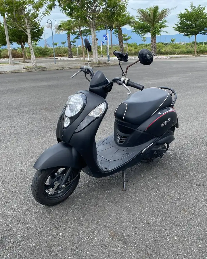 Скутер SYM Elite 50