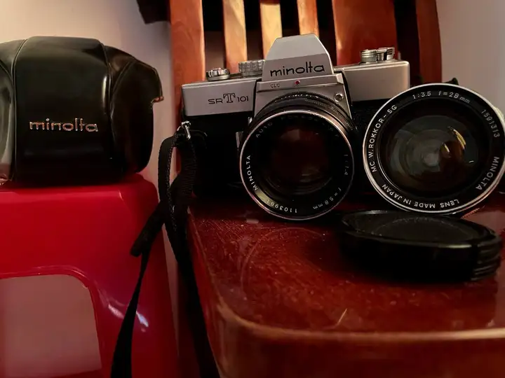 Minolta плёночная тушка с объективами 58mm f/1.4 и 28mm f/3.5