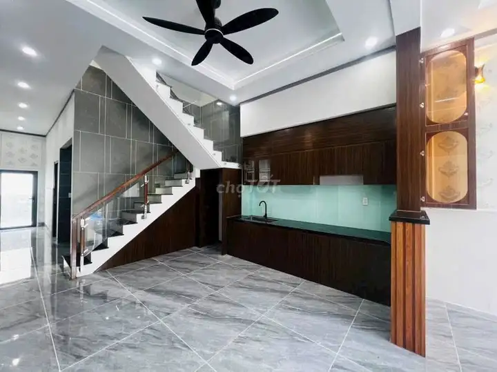 Bán nhà 1 trệt 2 lầu mới KP2, Lò Gốm, Bình Chánh
