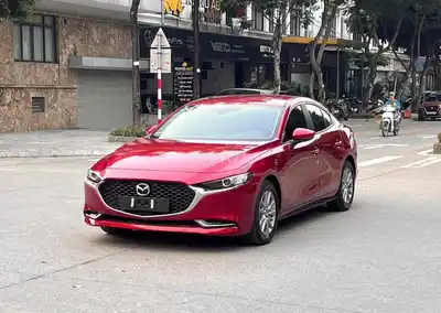 Mazda 3 Luxury 1.5 AT 2024 года, почти новый
