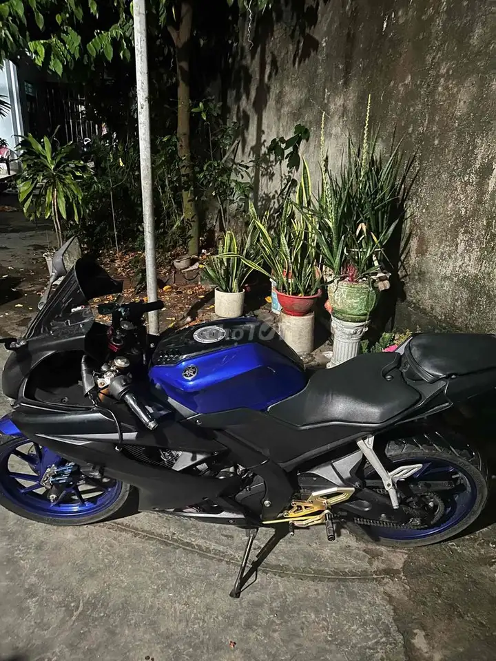 Yamaha R15 V3 сине-черный, мотоцикл с ручным сцеплением