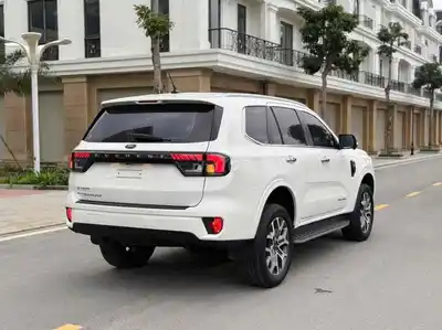 Ford Everest Titanium 2023 Белый 90 тыс. км