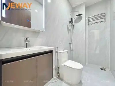 1-комнатная квартира с балконом и мебелью у Etown Cong Hoa
