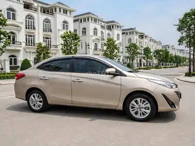 Toyota Vios 2020 механическая, золотой песок